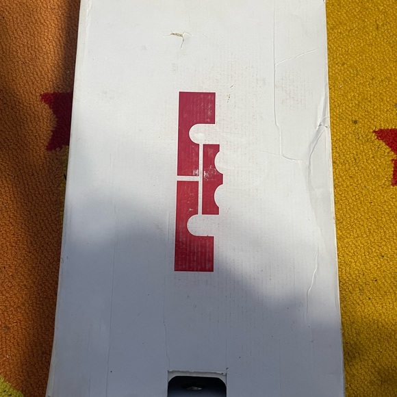 Nike Lebron 9 Summit Lake Hornets - Picture 6 of 7